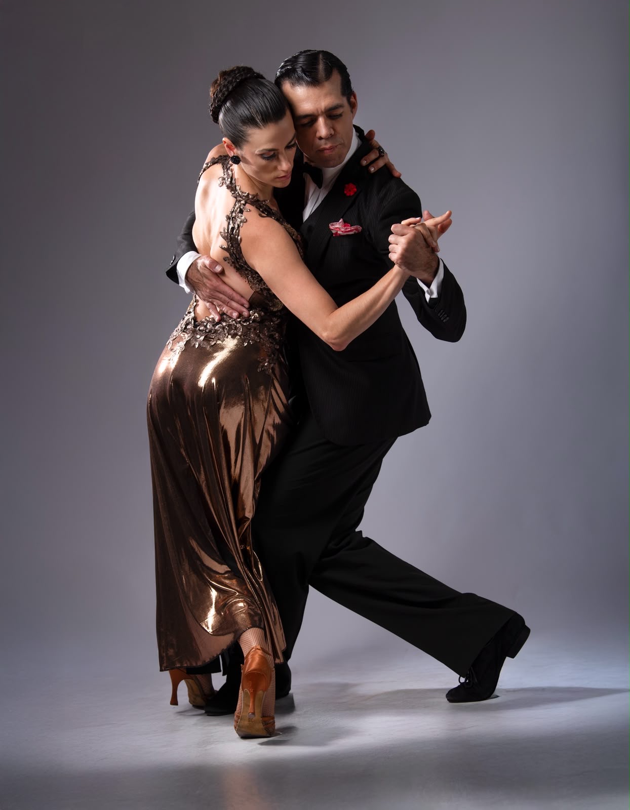 Lorena & Cristian in close embrace
