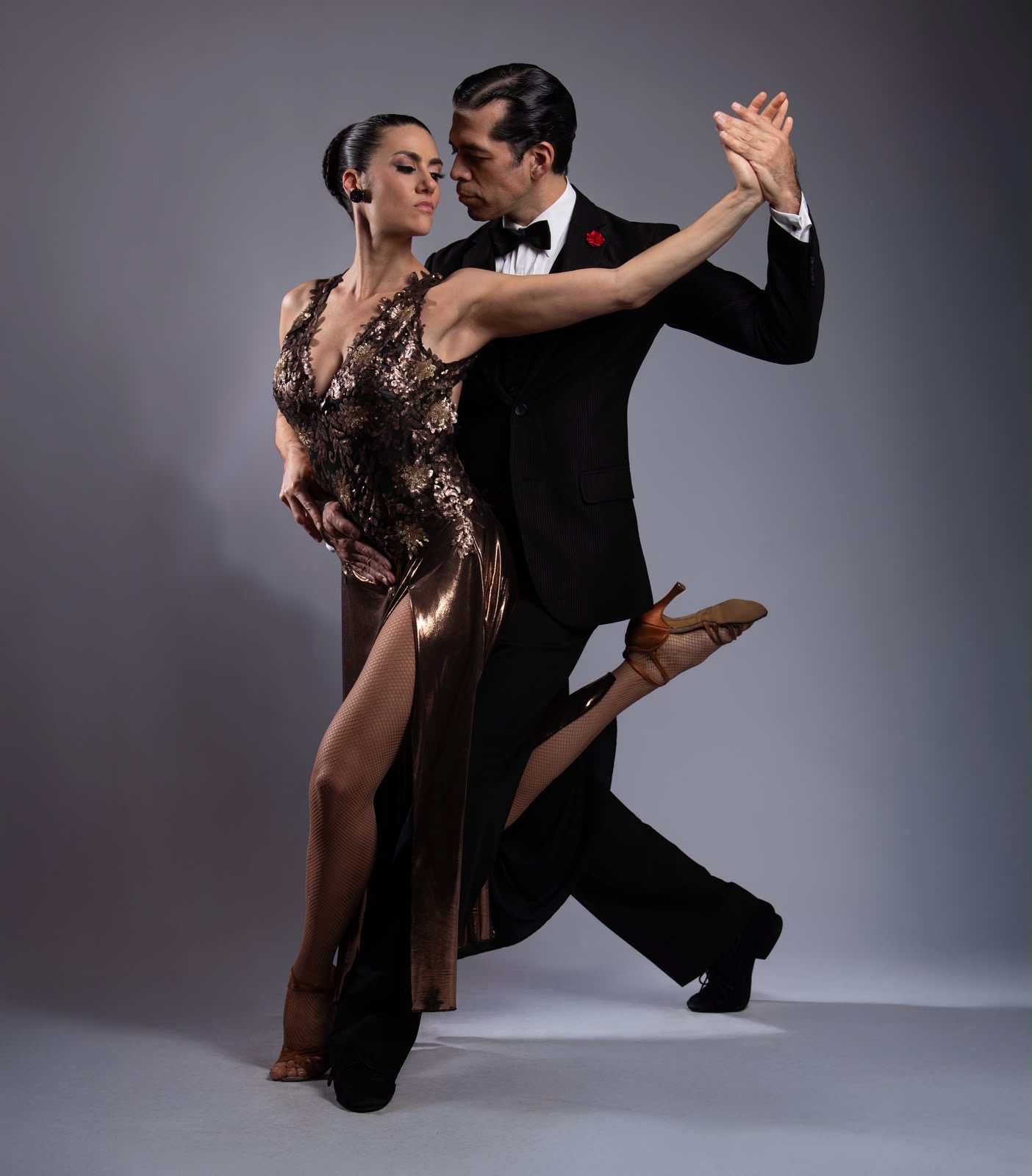 Lorena & Cristian showing Gancho position